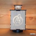 Lanterne allumée de face - logo Avengers