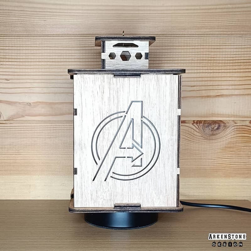 Lanterne de face - logo Avengers