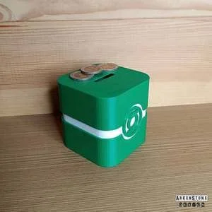 Tirelire imprimée en 3D en cube reprenant le logo de Green Lanterne