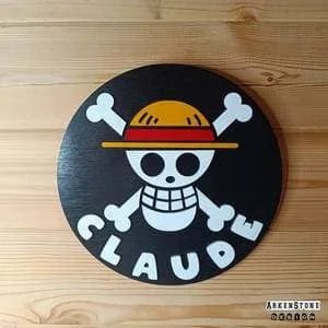 Décoration murale en bois  représentant le logo pirate de Luffy le chapeau de paillle